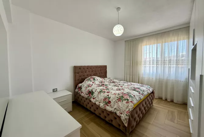 Shtepi me qera Apartament ne Tirane, 2+1, Mobilimi E mobiluar, Pagesa 800  Euro.