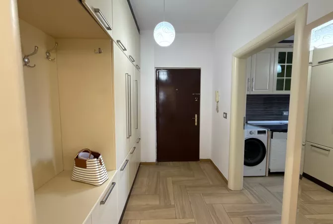 Shtepi me qera Apartament ne Tirane, 2+1, Mobilimi E mobiluar, Pagesa 800  Euro.