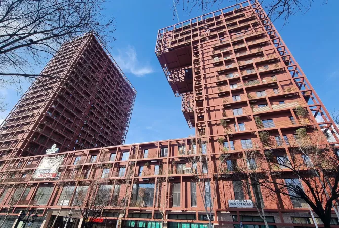 Ambient biznesi me qera 3+1 ne Tirane - 2,500 Euro