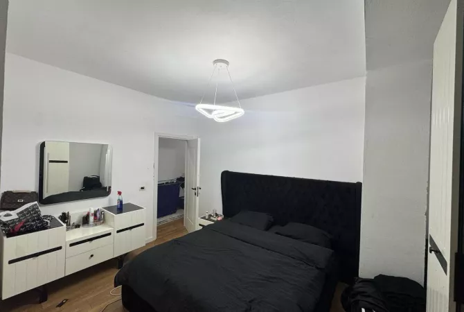 Shtepi ne shitje Apartament ne Tirane, 2+1, Mobilimi E mobiluar, Pagesa 155,000  Euro.