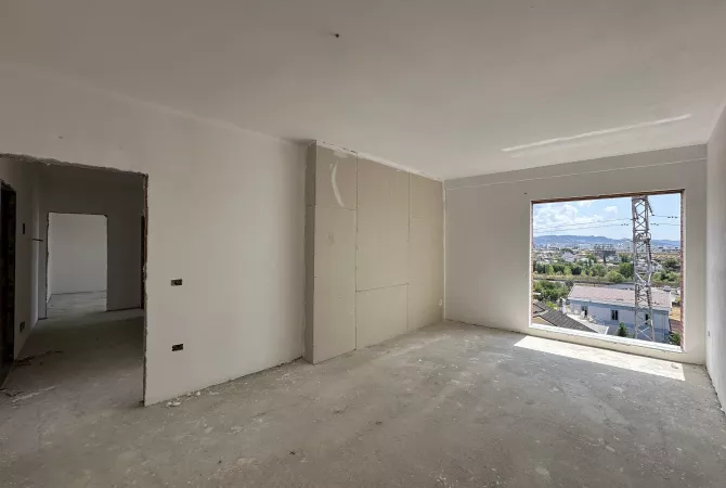 Shtepi ne shitje Apartament ne Tirane, 2+1, Mobilimi Bosh, pa mobiluar, Pagesa 100,000  Euro.