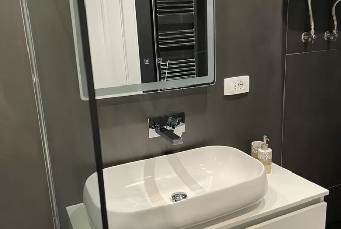 Shtepi me qera Apartament ne Tirane, 2+1, Mobilimi E mobiluar, Pagesa 2,000  Euro.