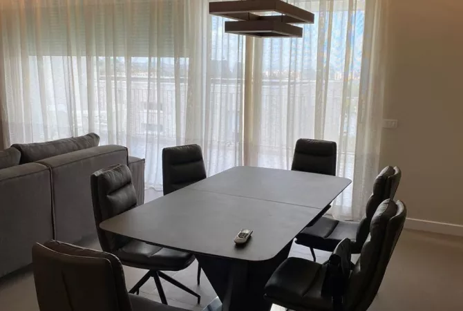 Shtepi me qera 2+1 ne Tirane - 2,000 Euro