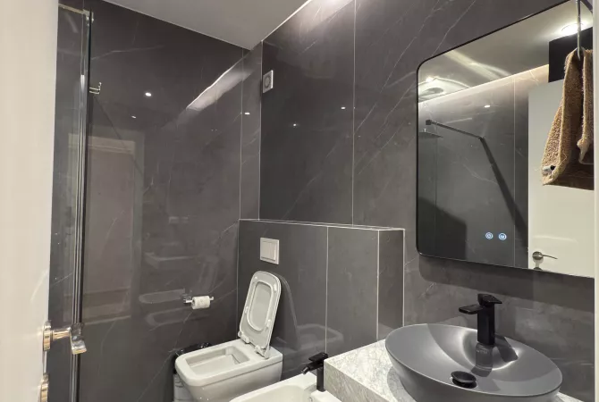 Shtepi me qera Apartament ne Tirane, 2+1, Mobilimi E mobiluar, Pagesa 950  Euro.