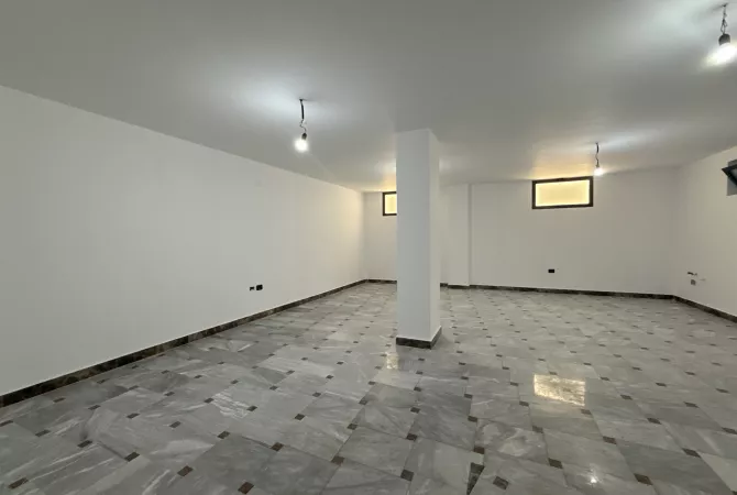 Ambient biznesi me qera 1+1 ne Tirane - 400,000 Leke