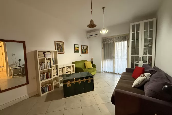 Shtepi me qera 1+1 ne Tirane - 60,000 Leke