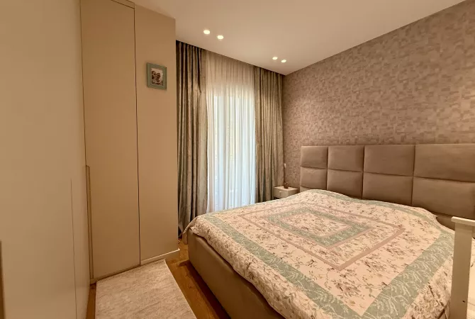 Shtepi ne shitje Apartament ne Tirane, 3+1, Mobilimi E mobiluar, Pagesa 380,000  Euro.