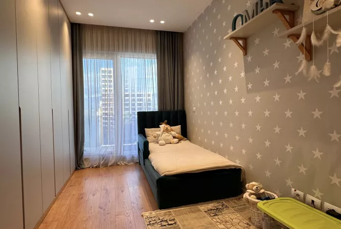 Shtepi ne shitje Apartament ne Tirane, 3+1, Mobilimi E mobiluar, Pagesa 380,000  Euro.