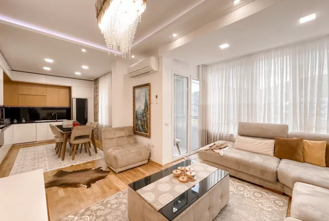 Shtepi ne shitje Apartament ne Tirane, 3+1, Mobilimi E mobiluar, Pagesa 230,000  Euro.