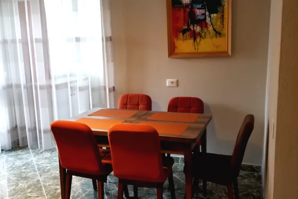 Shtepi me qera 2+1 ne Tirane - 60,000 Leke