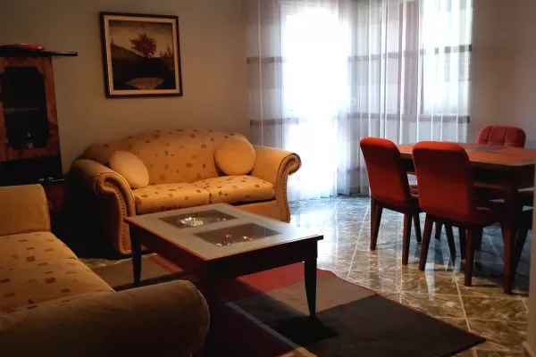 Shtepi me qera 2+1 ne Tirane - 60,000 Leke