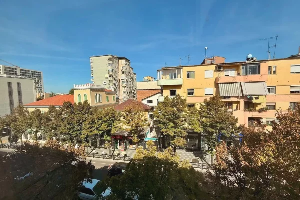 Shtepi me qera Apartament ne Tirane, 1+1, Mobilimi E mobiluar, Pagesa 500  Euro.