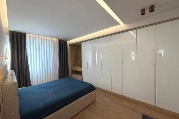 Shtepi me qera Apartament ne Tirane, 2+1, Mobilimi E mobiluar, Pagesa 135,000  Leke.