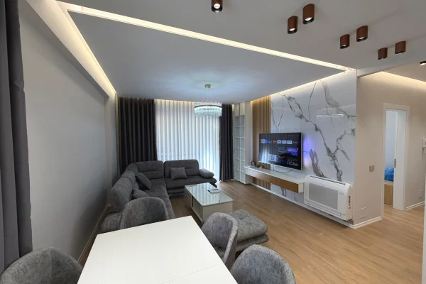 Shtepi me qera Apartament ne Tirane, 2+1, Mobilimi E mobiluar, Pagesa 135,000  Leke.