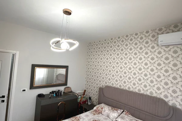 Shtepi ne shitje Apartament ne Tirane, 2+1, Mobilimi E mobiluar, Pagesa 150,000  Euro.