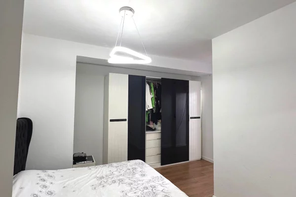 Shtepi ne shitje Apartament ne Tirane, 2+1, Mobilimi E mobiluar, Pagesa 150,000  Euro.