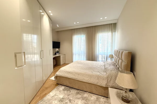 Shtepi ne shitje Apartament ne Tirane, 3+1, Mobilimi E mobiluar, Pagesa 355,000  Euro.