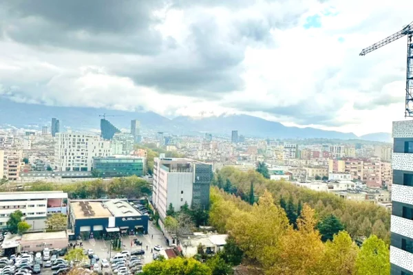 Shtepi ne shitje Apartament ne Tirane, 1+1, Mobilimi Bosh, pa mobiluar, Pagesa 210,000  Euro.