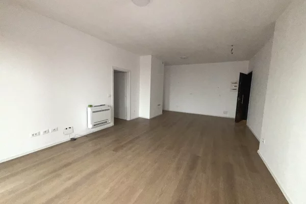 Jepet me qira zyre tek rruga e Kavajes