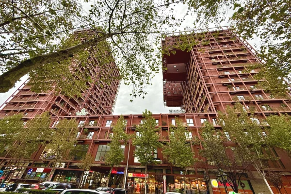 Ambient biznesi me qera 3+1 ne Tirane - 2,000 Euro