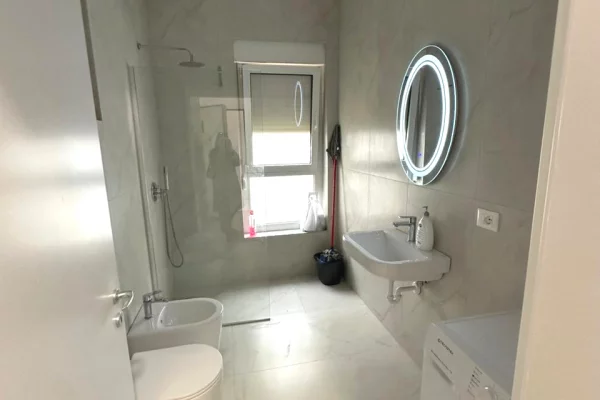 Shtepi me qera Apartament ne Tirane, 1+1, Mobilimi E mobiluar, Pagesa 450  Euro.