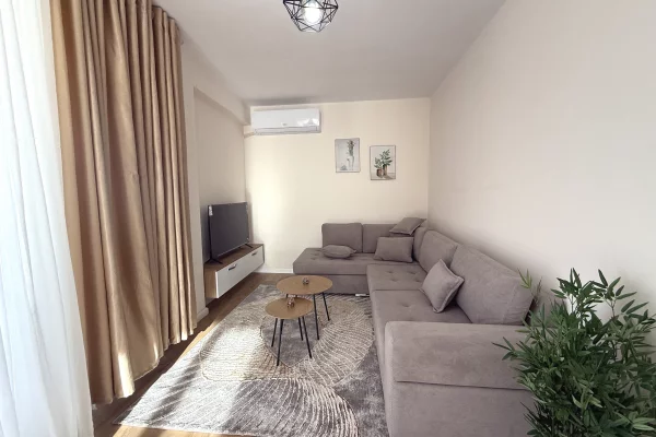 Shtepi me qera 2+1 ne Tirane - 600 Euro