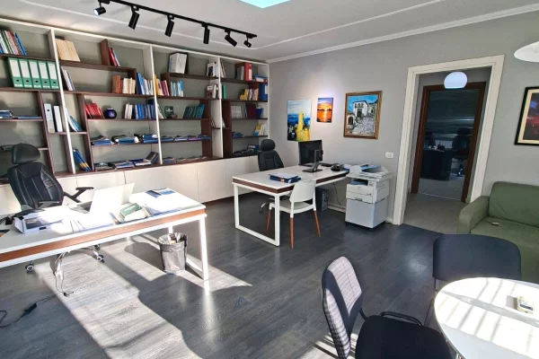 Ambient biznesi me qera 1+1 ne Tirane - 700 Euro