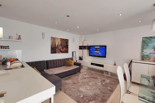 House for Rent 2+1 in Tirana - 850 Euro