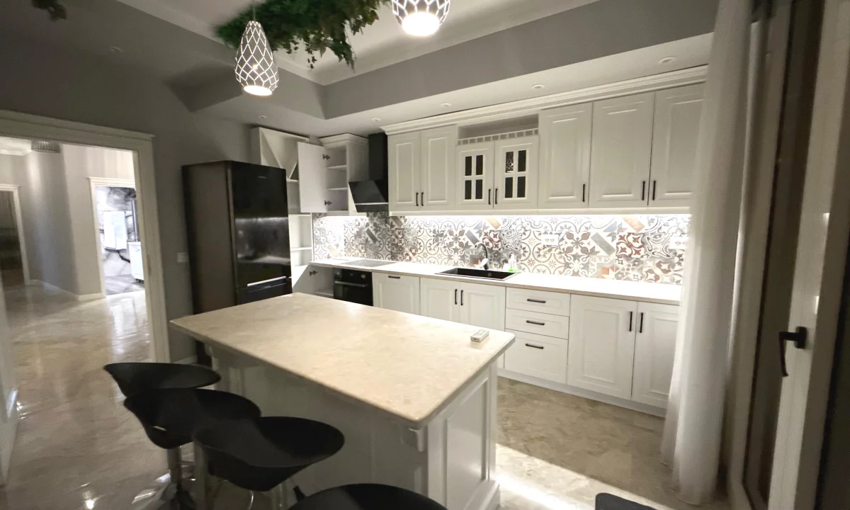 Shtepi me qera Apartament ne Tirane, 3+1, Mobilimi E mobiluar, Pagesa 900  Euro.