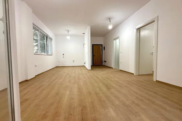 Shitet apartament 1+1
