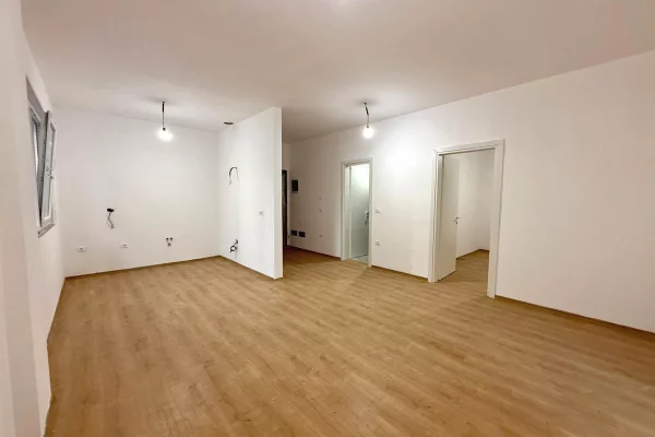Apartment for sale in Tirana 1+1, Emty