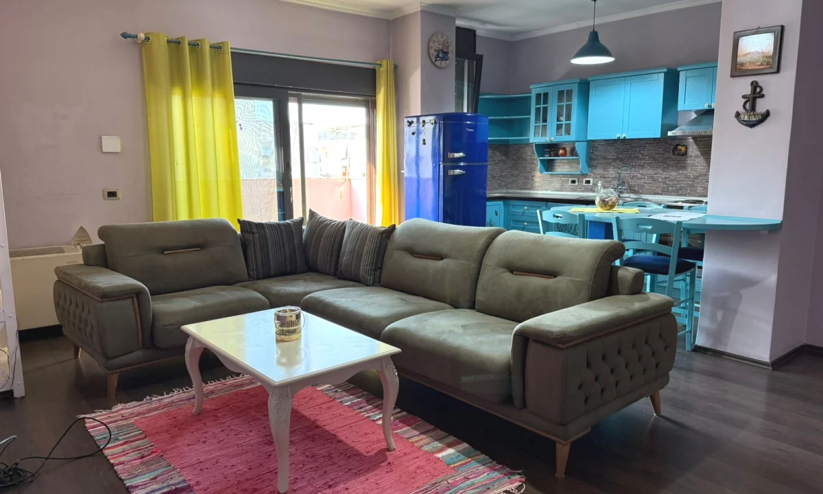 Shtepi ne shitje Apartament ne Tirane, 2+1, Mobilimi E mobiluar, Pagesa 14,100,000  Leke.