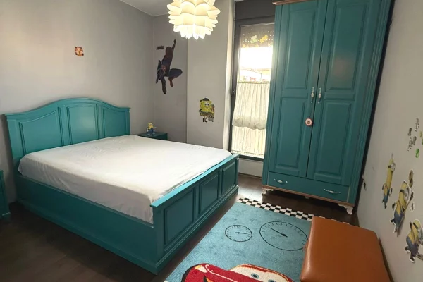 Shtepi ne shitje Apartament ne Tirane, 2+1, Mobilimi E mobiluar, Pagesa 14,100,000  Leke.