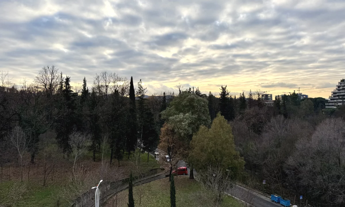 Apartment for sale in Tirana 3+1, Emty