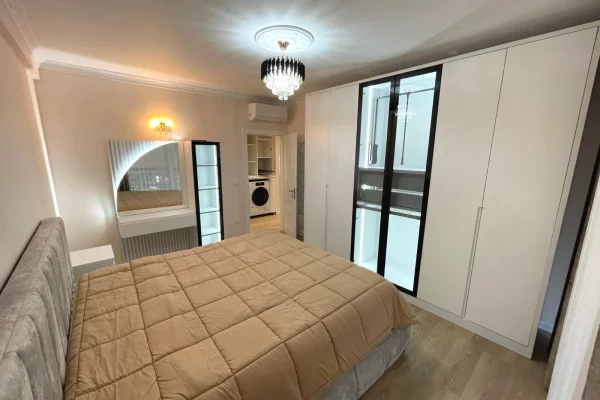 Shtepi me qera Apartament ne Tirane, 2+1, Mobilimi E mobiluar, Pagesa 1,300  Euro.
