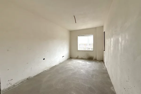 Shitet apartament 3+1+2 ne Paskuqan