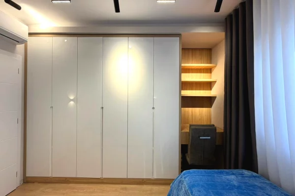 Shtepi me qera Apartament ne Tirane, 2+1, Mobilimi E mobiluar, Pagesa 1,000  Euro.