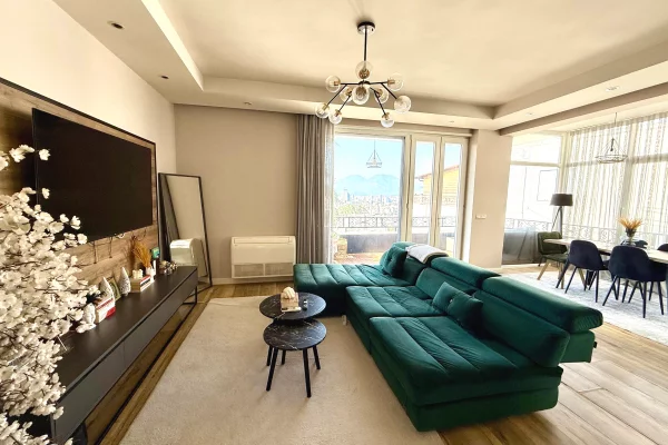 Shtepi ne shitje Apartament ne Tirane, 2+1, Mobilimi Bosh, pa mobiluar, Pagesa 285,000  Euro.