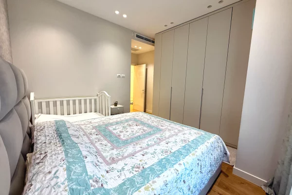 Shtepi ne shitje Apartament ne Tirane, 3+1, Mobilimi E mobiluar, Pagesa 355,000  Euro.