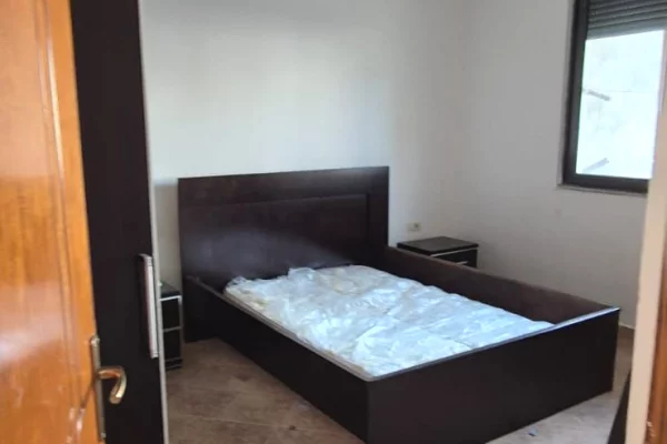 Shtepi ne shitje Apartament ne Tirane, 2+1, Mobilimi Bosh, pa mobiluar, Pagesa 128,000  Euro.