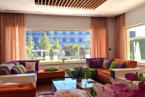 Villa di lusso in affitto a Tirana 5+1, Arredato