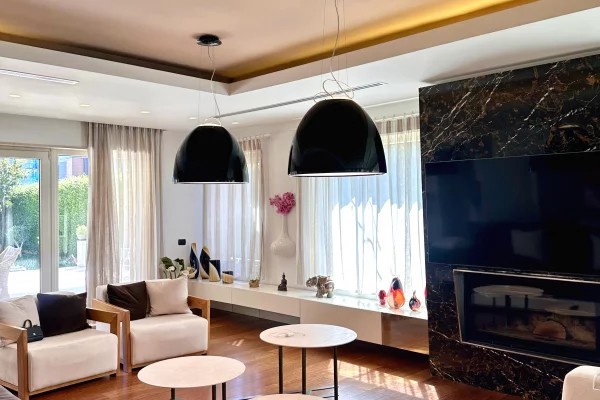 Villa di lusso in affitto a Tirana 5+1, Arredato
