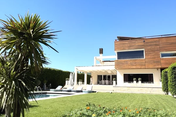 Jepet me qira vile Luksoze/Elitare 