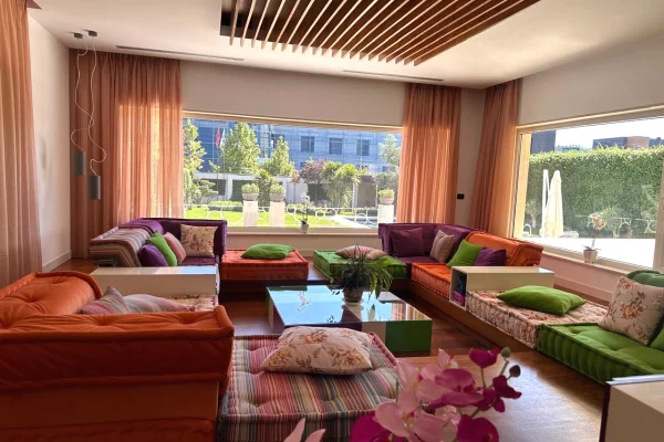 Villa di lusso in affitto a Tirana 5+1, Arredato