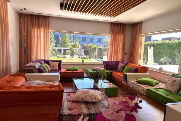 Villa di lusso in affitto a Tirana 5+1, Arredato