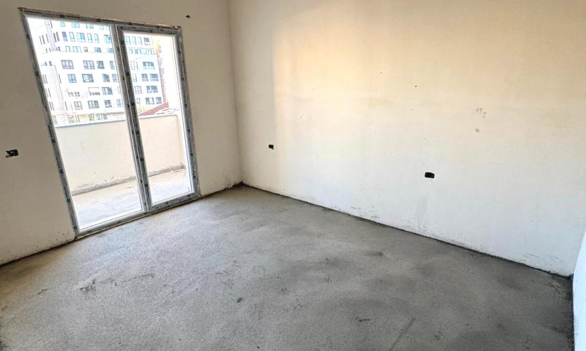 Apartment for sale in Tirana 2+1, Emty