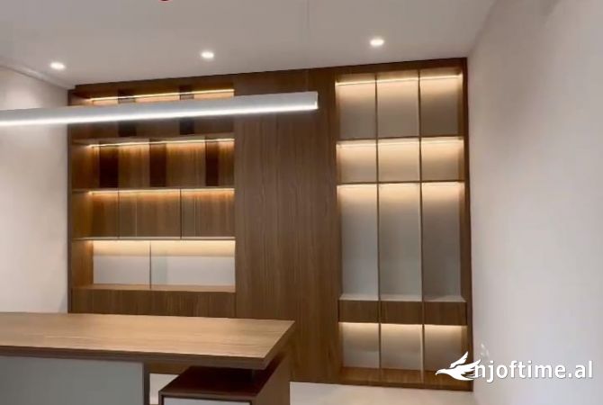 Ambient biznesi me qera 3+1 ne Tirane - 2,000 Euro