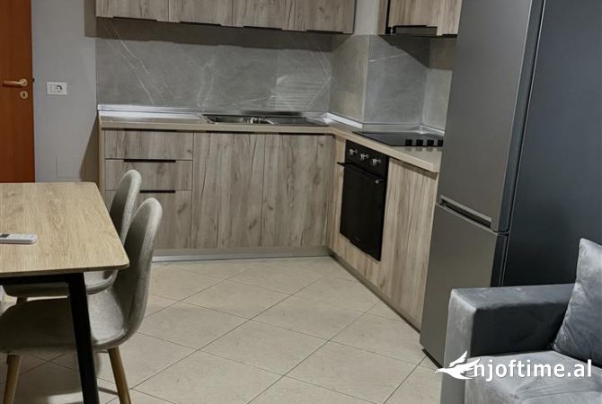 Shtepi me qera 2+1 ne Tirane - 700 Euro