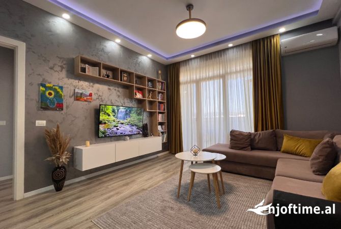 Shtepi me qera 2+1 ne Tirane - 760 Euro