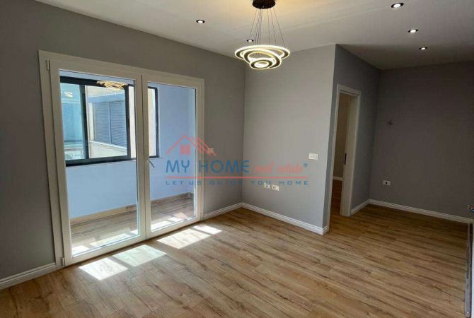 Shtepi ne shitje Apartament ne Tirane, 1+1, Mobilimi Bosh, pa mobiluar, Pagesa 98,000  Euro.